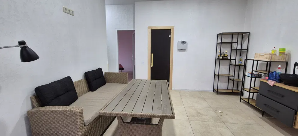 ОРЕНДА КРУГЛОГО БУДИНКУ З БАСЕЙНОМ