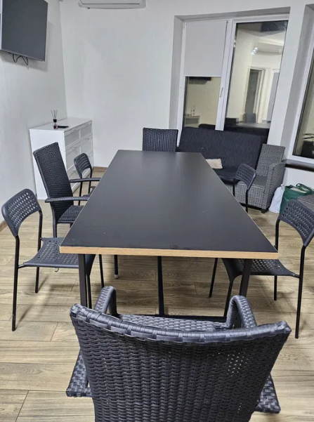 ОРЕНДА КРУГЛОГО БУДИНКУ З БАСЕЙНОМ